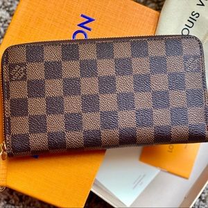 Louis Vuitton Zippy Wallet Damier Ebene